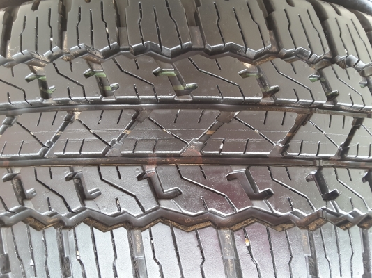 ล้อ revo พร้อมยาง bridgestone 265 65 17 ปี 15 ชุดล่ะ 24500