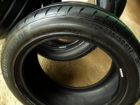 ยางขอบ17  บริดสโตน 225-50-R17ลงพื้นปี15 คู่ละ2700