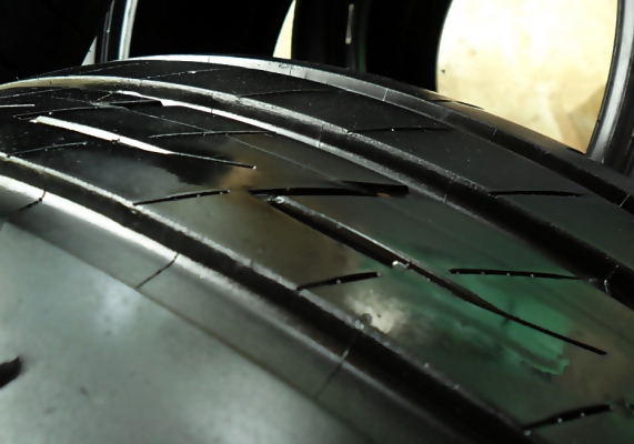 ยางขอบ17  บริดสโตน 225-50-R17ลงพื้นปี15 คู่ละ2700