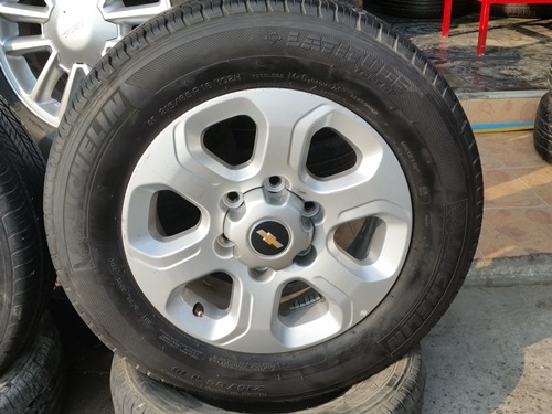 ขายล้อ Chev colorado  16 ยาง215/65/16 ปี 14  4 ล้อ