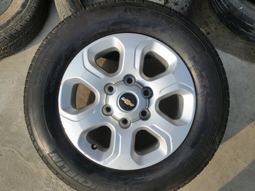 ขายล้อ Chev colorado  16 ยาง215/65/16 ปี 14  4 ล้อ