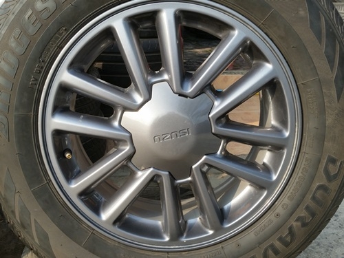 ขายล้อแม็กISUZU X-SERIES 16(สีกัล) ยาง215/65/16 ปี15  4 ล้อ