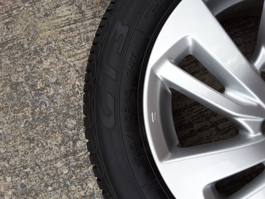 ล้อ honda jazz ขอบ 15 4รู 100 พร้อมยาง 175 65 15 ปี 15 ชุดล่ะ 9500