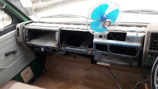 รถบรรทุกน้ำ ISUZU NPR 115 แรงม้า  4 สูบ ถังเหล็กจุน้ำ 7,000 ลิตร มีภาพวีดีโอประกอบด้วย