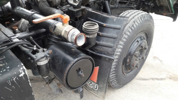 รถบรรทุกน้ำ ISUZU NPR 115 แรงม้า  4 สูบ ถังเหล็กจุน้ำ 7,000 ลิตร มีภาพวีดีโอประกอบด้วย