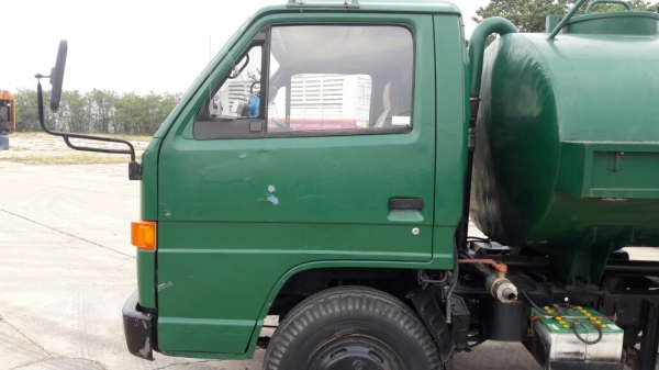 รถบรรทุกน้ำ ISUZU NPR 115 แรงม้า  4 สูบ ถังเหล็กจุน้ำ 7,000 ลิตร มีภาพวีดีโอประกอบด้วย