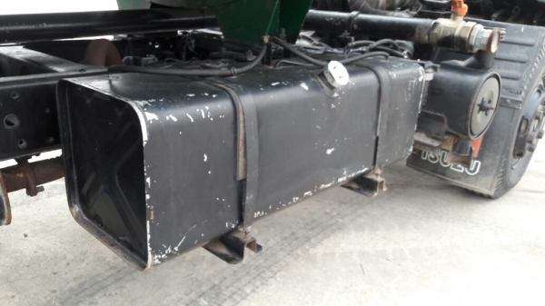 รถบรรทุกน้ำ ISUZU NPR 115 แรงม้า  4 สูบ ถังเหล็กจุน้ำ 7,000 ลิตร มีภาพวีดีโอประกอบด้วย