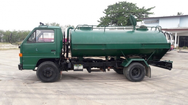 รถบรรทุกน้ำ ISUZU NPR 115 แรงม้า  4 สูบ ถังเหล็กจุน้ำ 7,000 ลิตร มีภาพวีดีโอประกอบด้วย