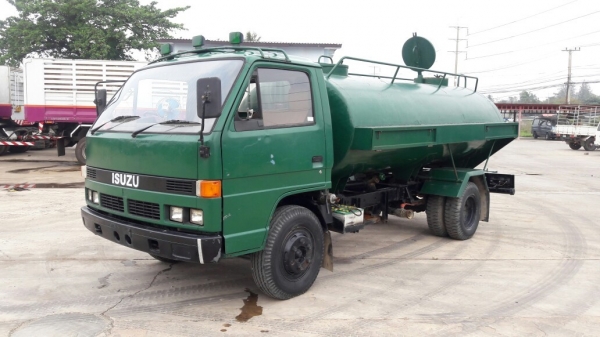 รถบรรทุกน้ำ ISUZU NPR 115 แรงม้า  4 สูบ ถังเหล็กจุน้ำ 7,000 ลิตร มีภาพวีดีโอประกอบด้วย