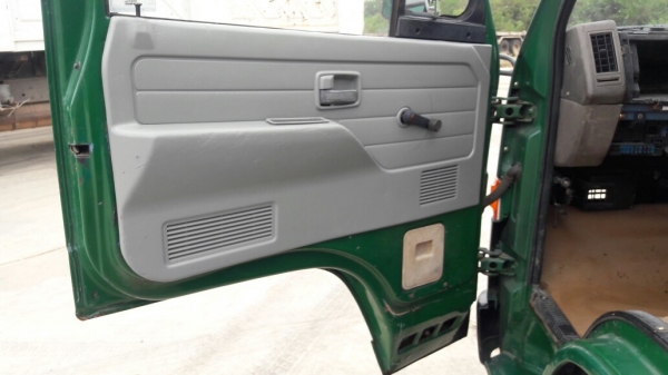 รถบรรทุกน้ำ ISUZU NPR 115 แรงม้า  4 สูบ ถังเหล็กจุน้ำ 7,000 ลิตร มีภาพวีดีโอประกอบด้วย