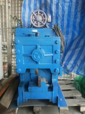 เครื่องตัดเหล็ก  ยี่ห้อ TOYO รุ่น C-43 mm.