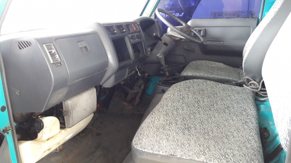 Hino Mro31B เครื่อง 136 แรงม้า หัวลากคัสซีสวยๆ ทะเบียนเต็ม ยางดี แอร์เย็น ทะเบียนพร้อมโอน