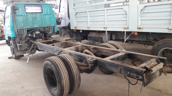 Hino Mro31B เครื่อง 136 แรงม้า หัวลากคัสซีสวยๆ ทะเบียนเต็ม ยางดี แอร์เย็น ทะเบียนพร้อมโอน