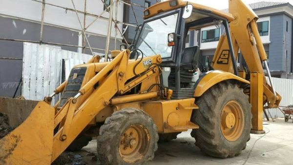 รถตักหน้า ขุดหลัง พร้อมหัวเจาะ ยี่ห้อ JCB รถตักหน้า ขุดหลัง พร้อมหัวเจาะ ยี่ห้อ JCB