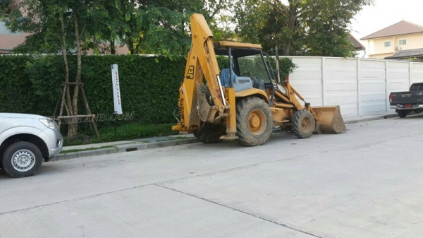 รถตักหน้า ขุดหลัง พร้อมหัวเจาะ ยี่ห้อ JCB รถตักหน้า ขุดหลัง พร้อมหัวเจาะ ยี่ห้อ JCB