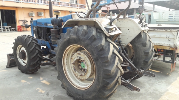 รถไถ 2 เพลา เสื้อเพลารุ่นใหม่ 6640 4WD สภาพพร้อมใช้ อุปกรณ์ครบ ทะเบียนพร้อมโอน รถไถ 2 เพลา เสื้อเพลารุ่นใหม่ 6640 4WD สภาพพร้อมใช้ อุปกรณ์ครบ ทะเบียนพร้อมโอน