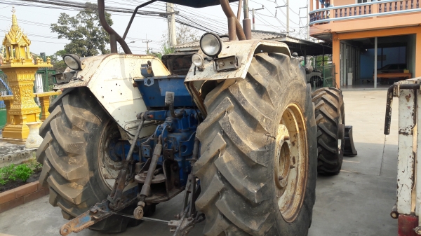 รถไถ 2 เพลา เสื้อเพลารุ่นใหม่ 6640 4WD สภาพพร้อมใช้ อุปกรณ์ครบ ทะเบียนพร้อมโอน รถไถ 2 เพลา เสื้อเพลารุ่นใหม่ 6640 4WD สภาพพร้อมใช้ อุปกรณ์ครบ ทะเบียนพร้อมโอน