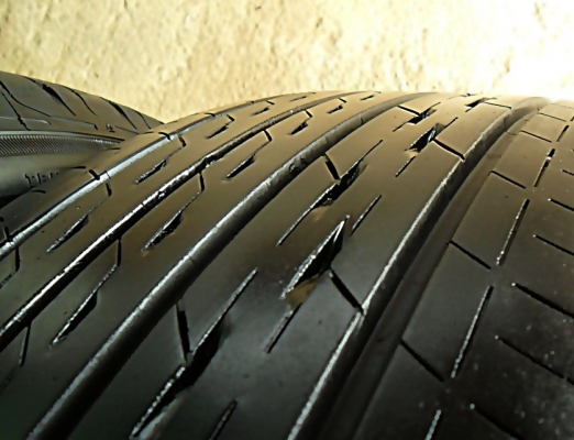 ยาง17 บริดสโตน 215-55-R17ลงพื้นปลายปี14 (4เส้น4,600) ยาง17 บริดสโตน 215-55-R17ลงพื้นปลายปี14 (4เส้น4,600)