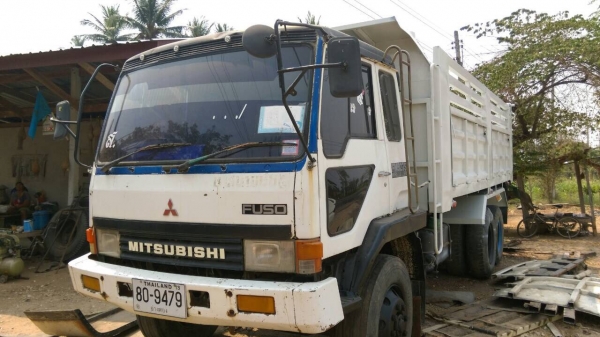 ขออนุญาติขายรถสิบล้อ  MITSUBISHI  หลงเธอโบสองเพลาดั้ม กระบะ ใหม่ ทั้งหมดรถสวยพร้อมใช้งาน  ราคา 900000สนใจติดต่อ  0853224877-=0988930465