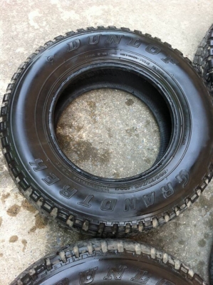 ขายยาง DUNLOP 23570R15 ยางปี 12 ดอกยังใช้ได้ 5-7 มิล ขายยาง DUNLOP 23570R15 ยางปี 12 ดอกยังใช้ได้ 5-7 มิล