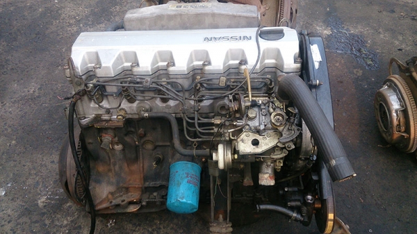 ขายเครื่องยนต์ดีเซล Nissan Rd28 พร้อมอินวอย