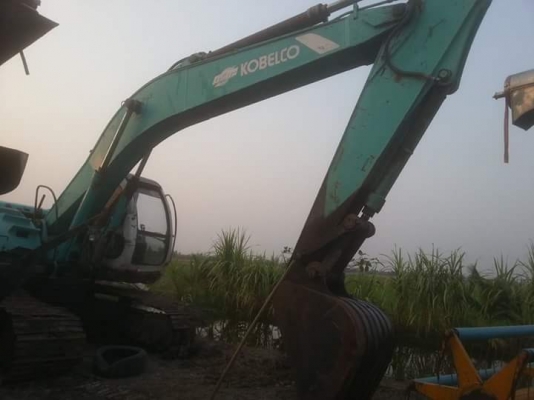 ขายรถแบคโฮ kobelco mark5 sk200-3