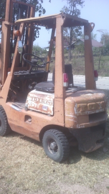 รถยกโตโยต้า