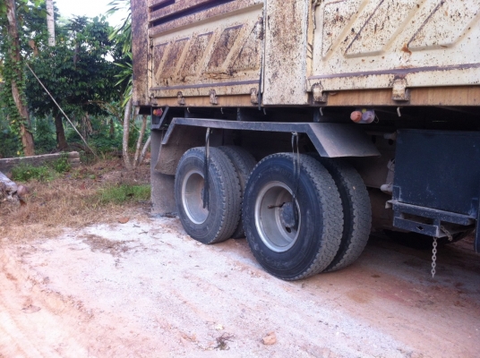 รถอีซุซุ 10 ล้อดั้ม FXZ 270 แรงม้า ปี 49.   สนใจติดต่อ  081 - 6079515