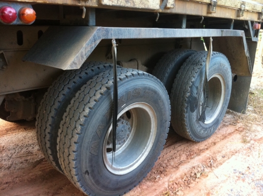 รถอีซุซุ 10 ล้อดั้ม FXZ 270 แรงม้า ปี 49.   สนใจติดต่อ  081 - 6079515