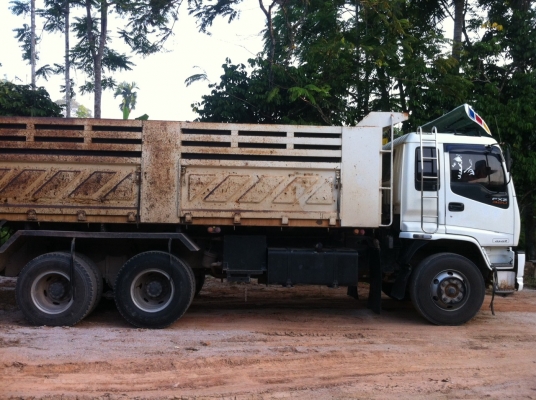 รถอีซุซุ 10 ล้อดั้ม FXZ 270 แรงม้า ปี 49.   สนใจติดต่อ  081 - 6079515