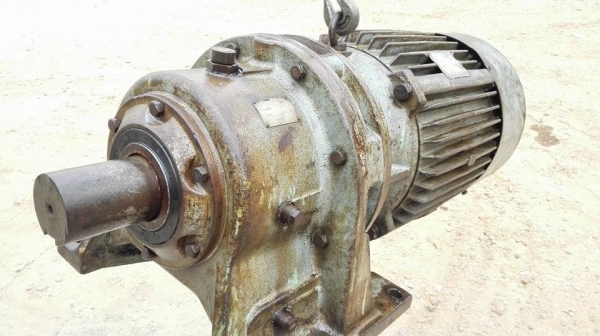 Sell>> มอเตอร์เกียร์ Sumitomo Cyclo Drive 25 HP. 380V. ทด 1:21 เพลาออกประมาณ 70 RPM. วิ่งเงียบพร้อมใช้งาน!! (สีเดิมๆไม่ทำสี)