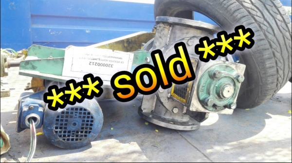 *** Sold *** ROTARY VALVE แอร์ล็อคสแตนเลส มอเตอร์ Sumitomo Cyclo Drive 1 HP. ทด 1:35 เพลาออก 42 RPM. สภาพสวย พร้อมใช้งาน.