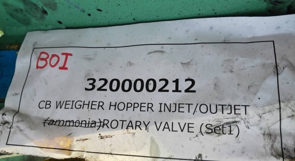*** Sold *** ROTARY VALVE แอร์ล็อคสแตนเลส มอเตอร์ Sumitomo Cyclo Drive 1 HP. ทด 1:35 เพลาออก 42 RPM. สภาพสวย พร้อมใช้งาน.