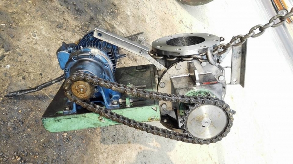 *** Sold *** ROTARY VALVE แอร์ล็อคสแตนเลส มอเตอร์ Sumitomo Cyclo Drive 1 HP. ทด 1:35 เพลาออก 42 RPM. สภาพสวย พร้อมใช้งาน.