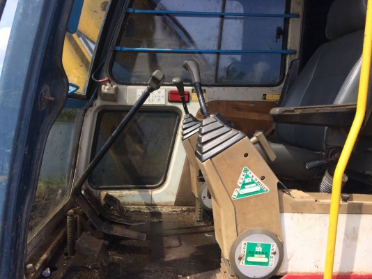 ขออนุญาติขายรถ SK 120  มาคทรีเอกสารอินวอย ไฟฟ้าเก็บลายล่ะเอียดนิดหน่อยพร้อมใช้งาน  ราคา  680000 สนใจติดต่อ  0853224877-=0988930465