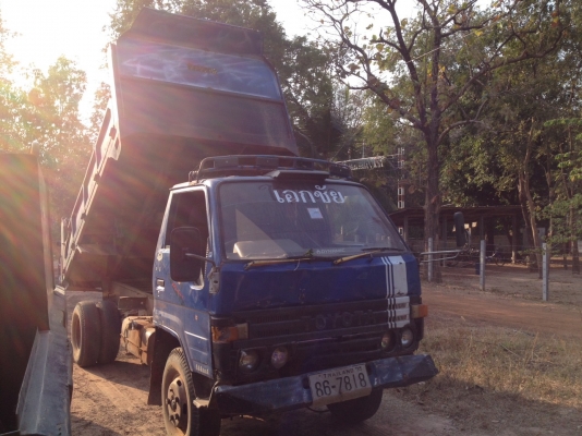 ขายด่วน6ล้อ TOYOTA DYNA BU87สภาพพร้อมใช้งานคัชชีสวยไม่ผุไม่มีแผลแตกยางพอใช้งานเอกสารเล่มพร้อมโน