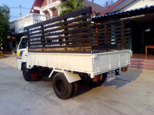 หกล้อช่วงสั้น 88 แรงม้ารถห้างแท้พร้อมใช้งานครับ(มีเงินดาวน์100,000รับรถได้เลยครับงวด5,xxx)