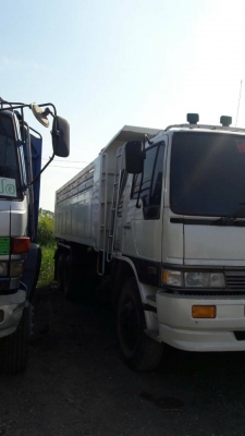 ขออนุญาติขายรถสิบล้อ สองเพลา  3M 240แรงรถสวย พร้อมใช้งาน ราคา  950000สนใจติดต่อ  0853224877-=0988930465