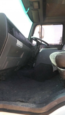 ขออนุญาติขายรถสิบล้อ สองเพลา  3M 240แรงรถสวย พร้อมใช้งาน ราคา  950000สนใจติดต่อ  0853224877-=0988930465