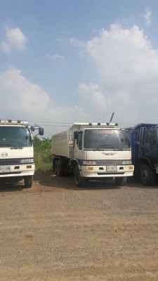 ขออนุญาติขายรถสิบล้อ สองเพลา  3M 240แรงรถสวย พร้อมใช้งาน ราคา  950000สนใจติดต่อ  0853224877-=0988930465