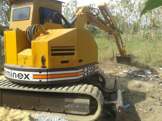 ขาย!! HANIX S&B550 ตีนยาง ขาย!! HANIX S&B550 ตีนยาง