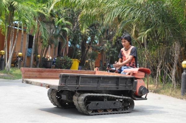 ขายรถบรรทุก ตีนตะขาบKUBOTA มีเกียร์ สภาพ เดิมญี่ปุ่น อะเนคประสงค์ 18,000เท่านั้น!!