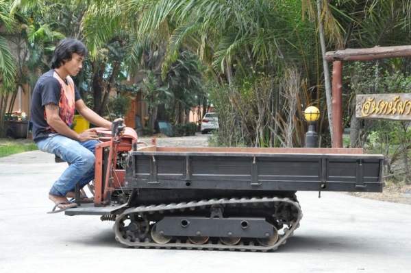 ขายรถบรรทุก ตีนตะขาบKUBOTA มีเกียร์ สภาพ เดิมญี่ปุ่น อะเนคประสงค์ 18,000เท่านั้น!!