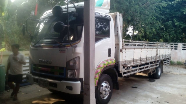 ISUZU 210