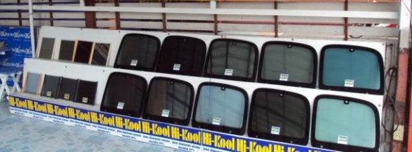 รับติดตั้งกระจกรถยนต์"Safity Auto Glass"สำหรับรถยนต์หรือรถซิ่งทุกรุ่นทุกยี่ห้อในราคาถูกกว่าหน้าร้านพร้อมติดตั้ง รวมถึงถอดใส่ใหม่ทั้งหน้า/หลังหมดสิ้นกับปัญหาน้ำรั่วเข้า เราใส่ใจในบริการมีบริการจัดส่งพร้อมบริการให้ถึงบ้านท่านในราคายุติธรรมเริ่มต้น รับติดตั้งกระจกรถยนต์"Safity Auto Glass"สำหรับรถยนต์หรือรถซิ่งทุกรุ่นทุกยี่ห้อในราคาถูกกว่าหน้าร้านพร้อมติดตั้ง รวมถึงถอดใส่ใหม่ทั้งหน้า/หลังหมดสิ้นกับปัญหาน้ำรั่วเข้า เราใส่ใจในบริการมีบริการจัดส่งพร้อมบริการให้ถึงบ้านท่านในราคายุติธรรมเริ่มต้น