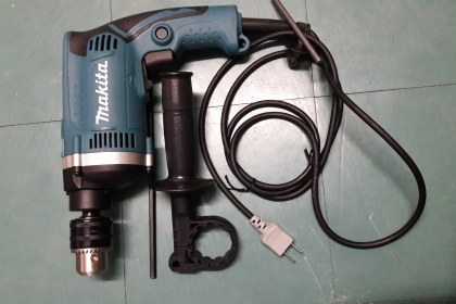 ขายสว่านMakita HP1630 710W งานใหม่อุปกรณ์ครบพร้อมใบรับประกัน