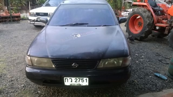 Nissan Sunny เครื่องดีมากขับทางไกลเยี่ยม เกียร์ธรรมดา พวงมาลัยเพาเวอร์ แอร์เย็นจัด พร้อมใช้ขายตามสภาพ