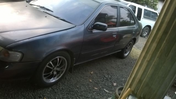 Nissan Sunny เครื่องดีมากขับทางไกลเยี่ยม เกียร์ธรรมดา พวงมาลัยเพาเวอร์ แอร์เย็นจัด พร้อมใช้ขายตามสภาพ