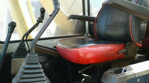 ขายรถแบคโค200-5LCบูมยาวทำงานดีไม่มีโหลด คล่องไว ขายรถแบคโค200-5LCบูมยาวทำงานดีไม่มีโหลด คล่องไว