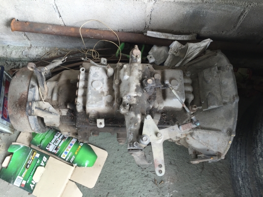 ขาย..เกียร์10ล้อ ยกลงจาก ISUZU ร็อค 195 แรง..10ล้อเพลาเดียวหลังถนน